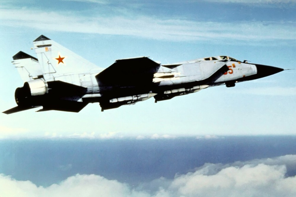 МіГ-31 у польоті
